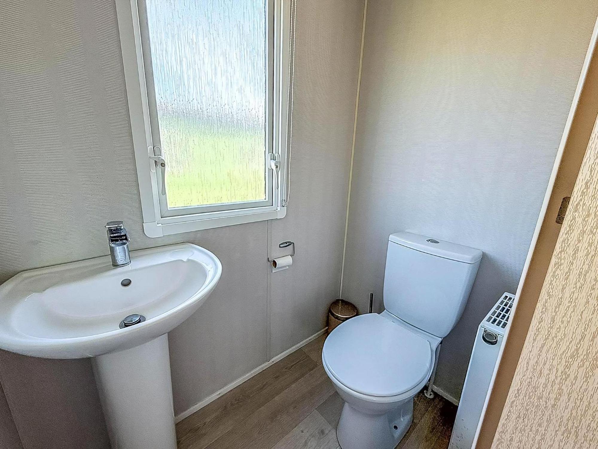 6 Berth Staycation Caravan Nearby Clacton-On-Sea In Essex Ref 26254E 외부 사진
